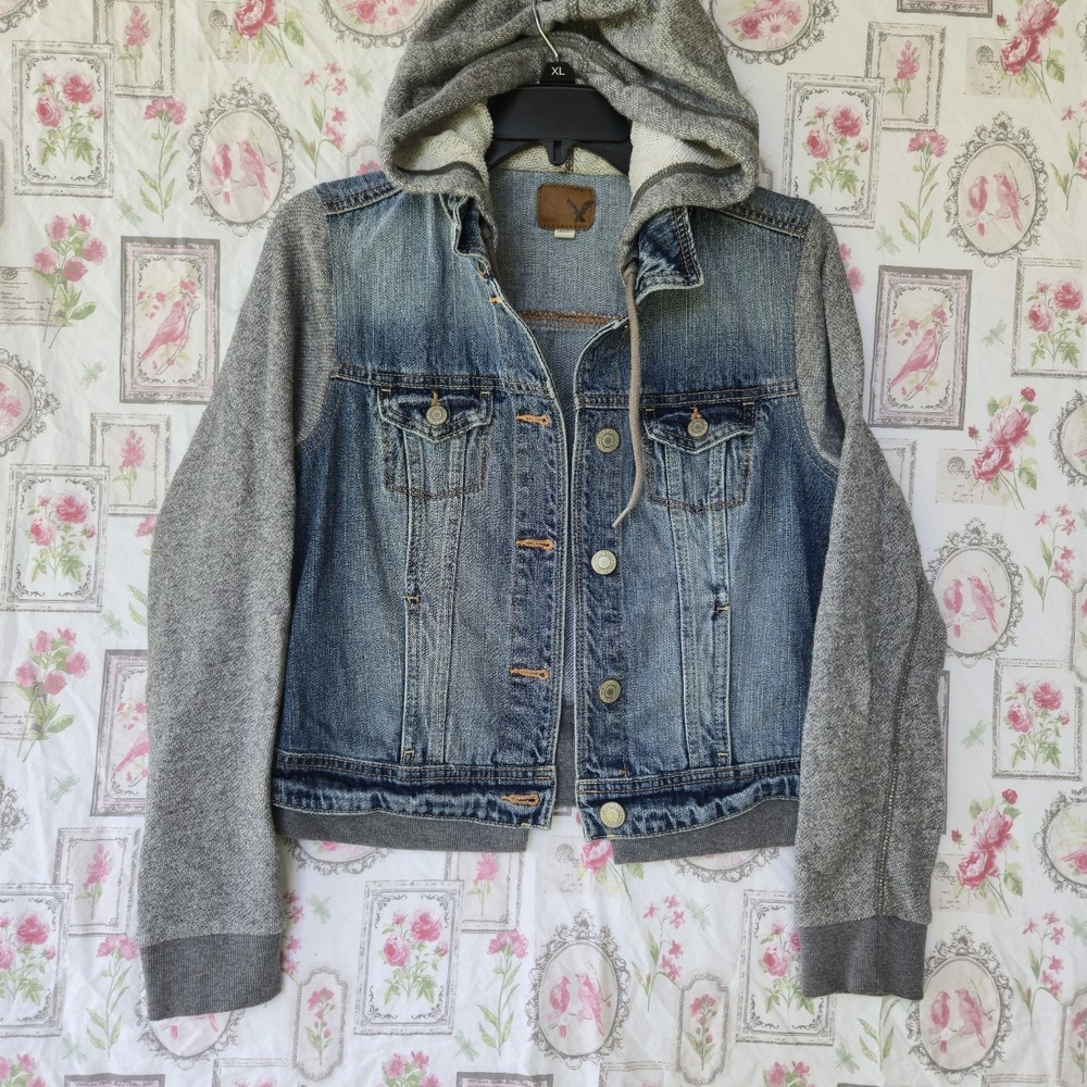 American Eagle Denim Hoodie Jacket Jean Jacket with Knit Sleeves & Hood Size M
